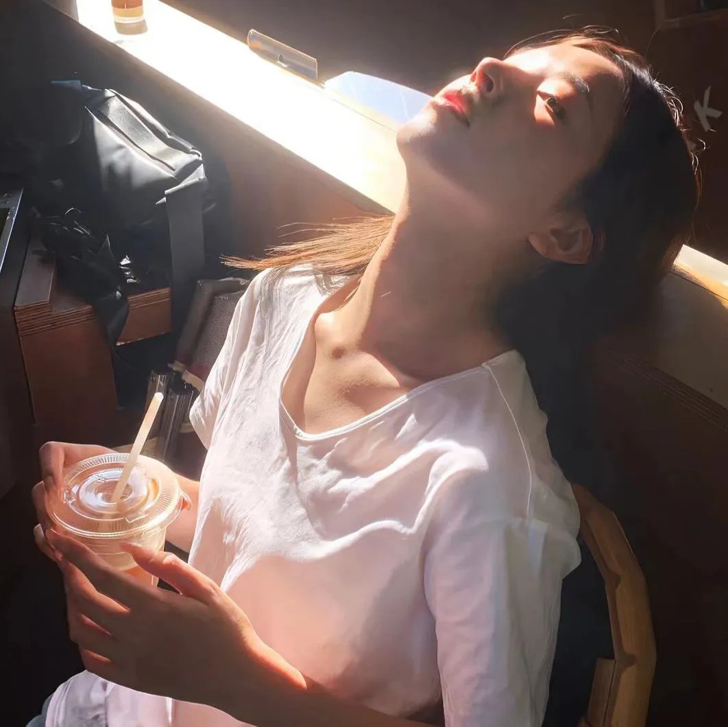 嘻嘻嘻嘻吸血鬼